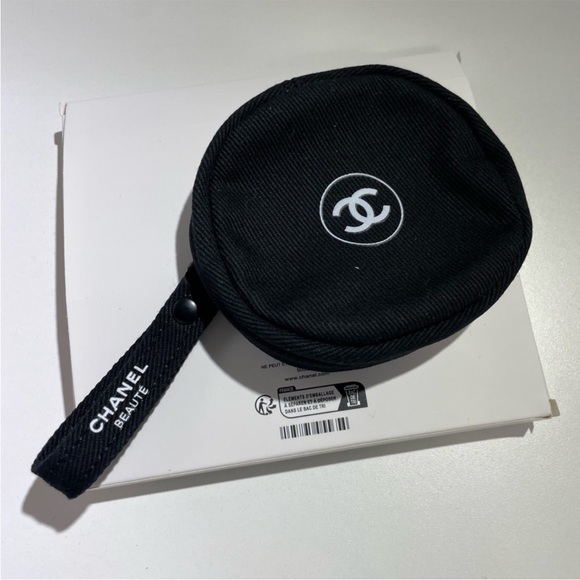 Chanel beauty gift coin purse - Picture 2 of 9